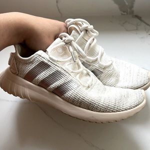 Adidas woman running sneaker